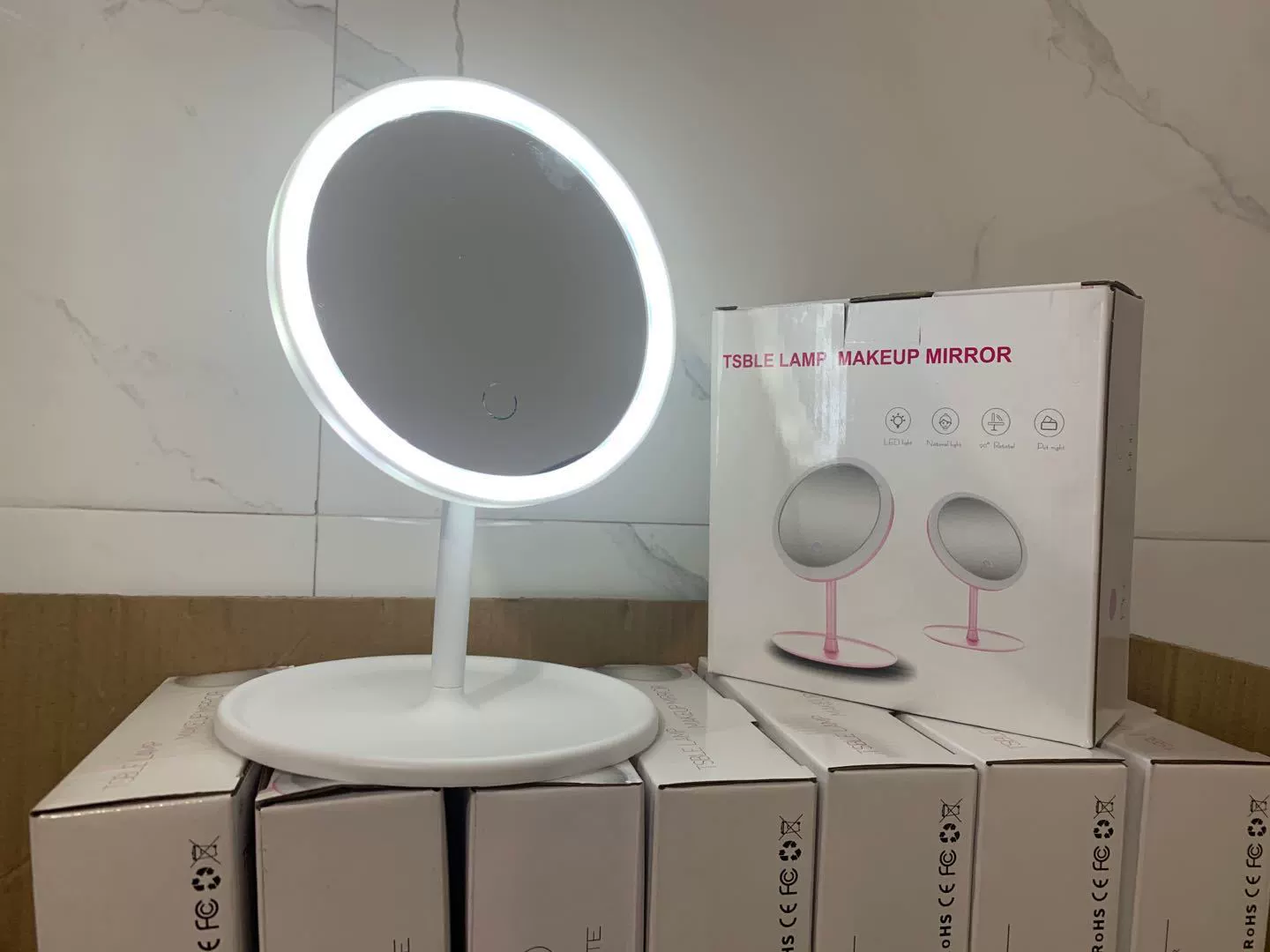 Фабричная оптовая продажа зеркала для макияжа с LED на столе, складное портативное зеркало для макияжа, заменяемое