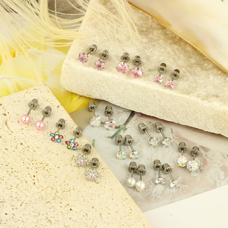 Pointed titanium steel lip stud product view