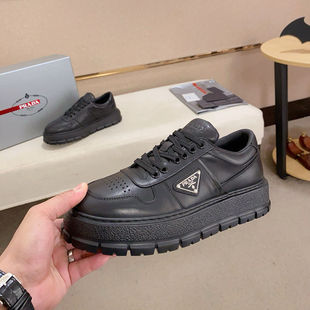 European Genuine Leather Men's Casual Sports Shoes, Fashionable Triangle Logo Thick Sole, Simple and Handsome Sneakers, White Shoes