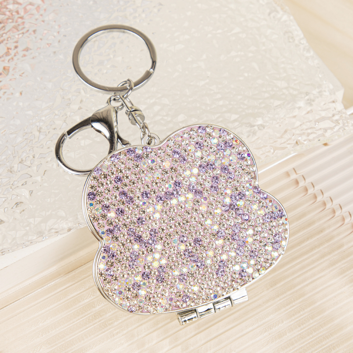 高亮钻面云朵形状镜子便携折叠化妆镜 钥匙扣设计 出行随身镜