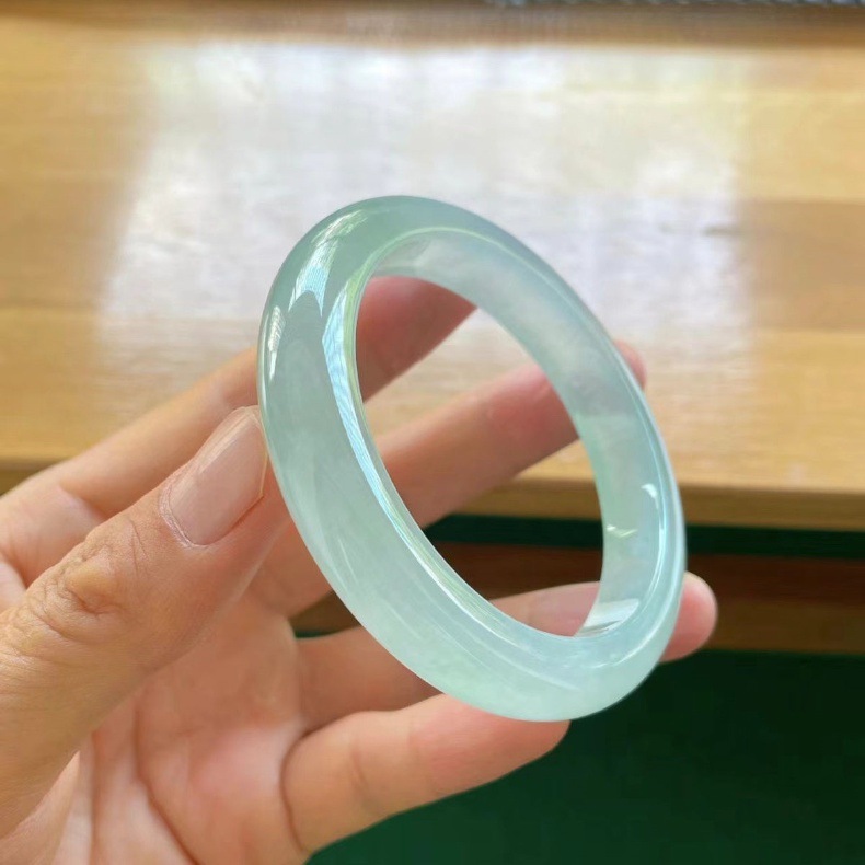 Vòng tay ngọc bích tự nhiên Miến Điện băng trong, đường kính 52–64 mm chi tiết 1