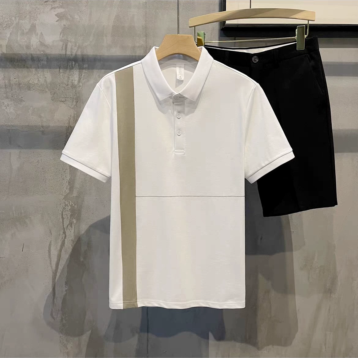 Modern polo for leisure, oversize, with short sleeve