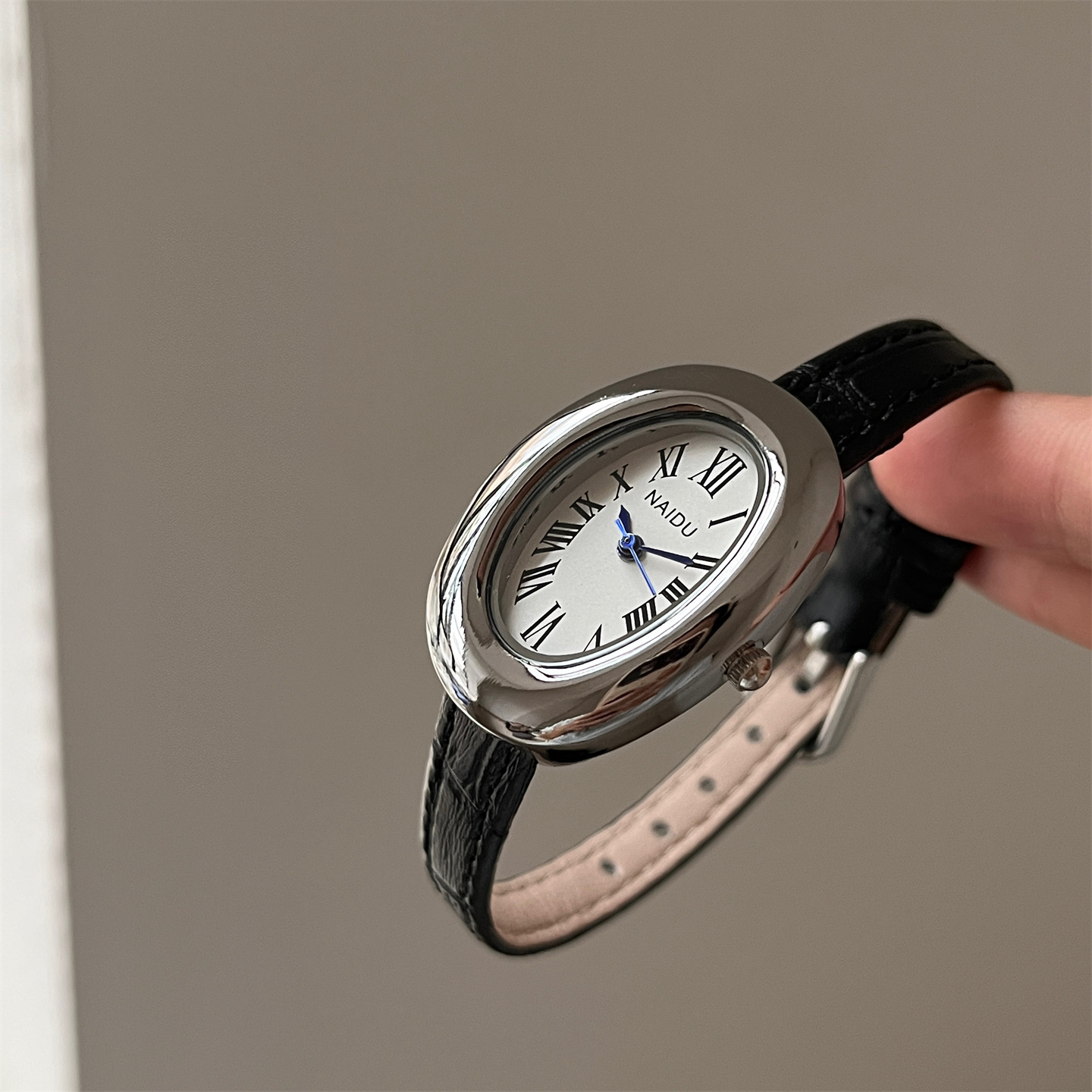 Light Luxury Women's Watch Douyin Popular Bathtub Series Niche Second-Hand Exquisite Belt Quartz Watch Hot-Selling Model