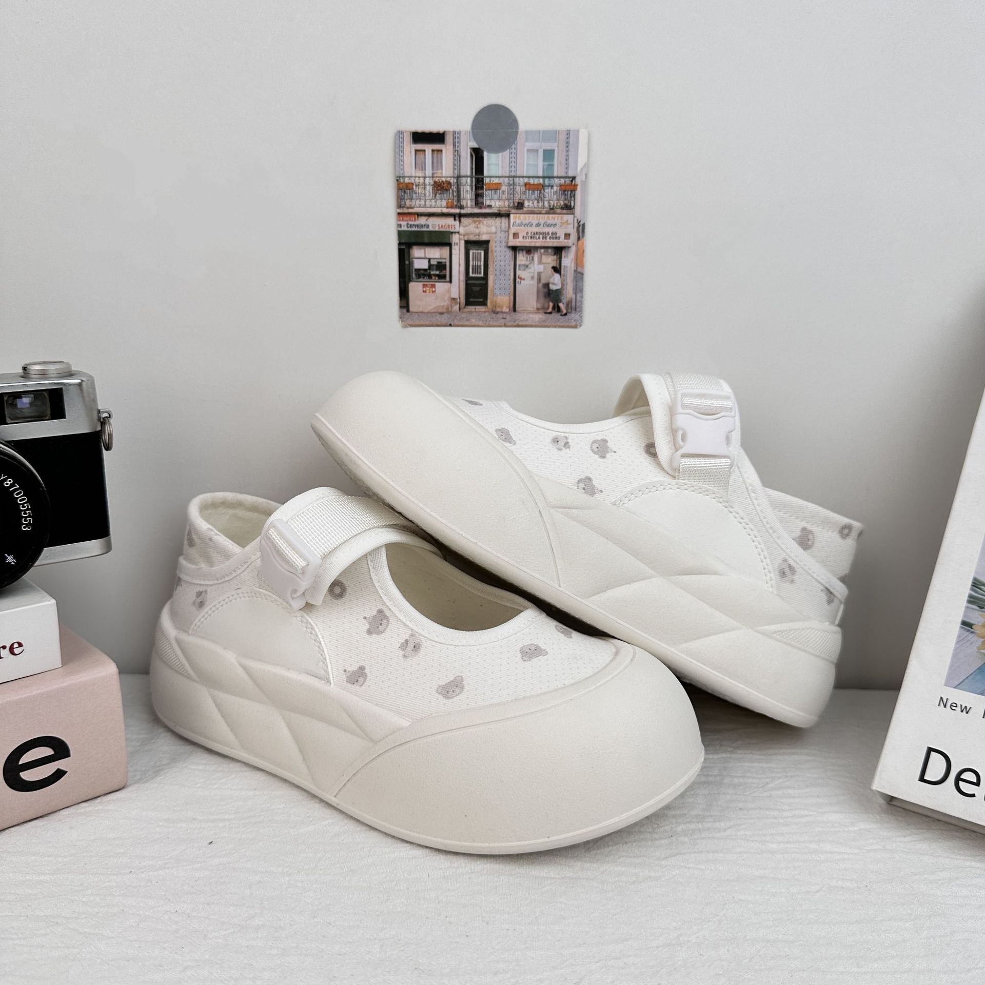 Zapatos de mujer Yuanbo Mary Zhen2025 nuevos zapatos de lona de estilo explosivo con suela transpirable con faldas sandalias pequeñas