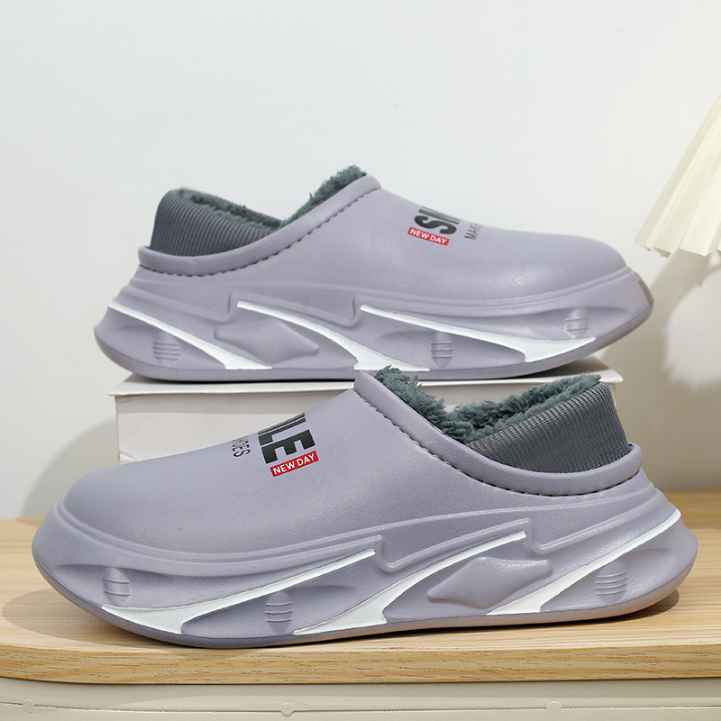 Zapatos de algodón para hombres 2025 invierno hogar más zapatillas de algodón grueso de terciopelo para parejas en interiores y exteriores tractor de algodón todo incluido impermeable