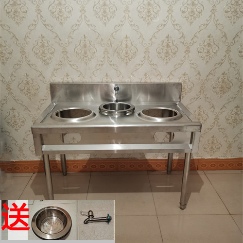 두 개의 튀김과 하나의 따뜻한 단일 랙