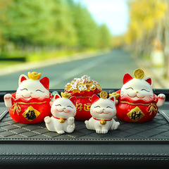 Ruijie creative lucky cat car ornaments cute cartoon resin lucky cat car interior decoration ornaments collection