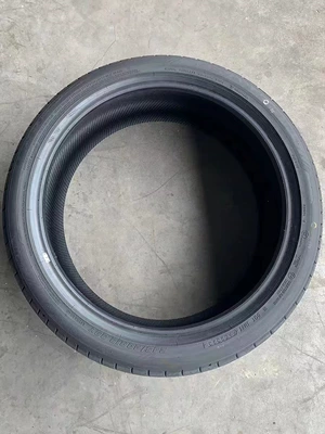 Yokohama 245/40R19 98Y V107E Vehicle tire