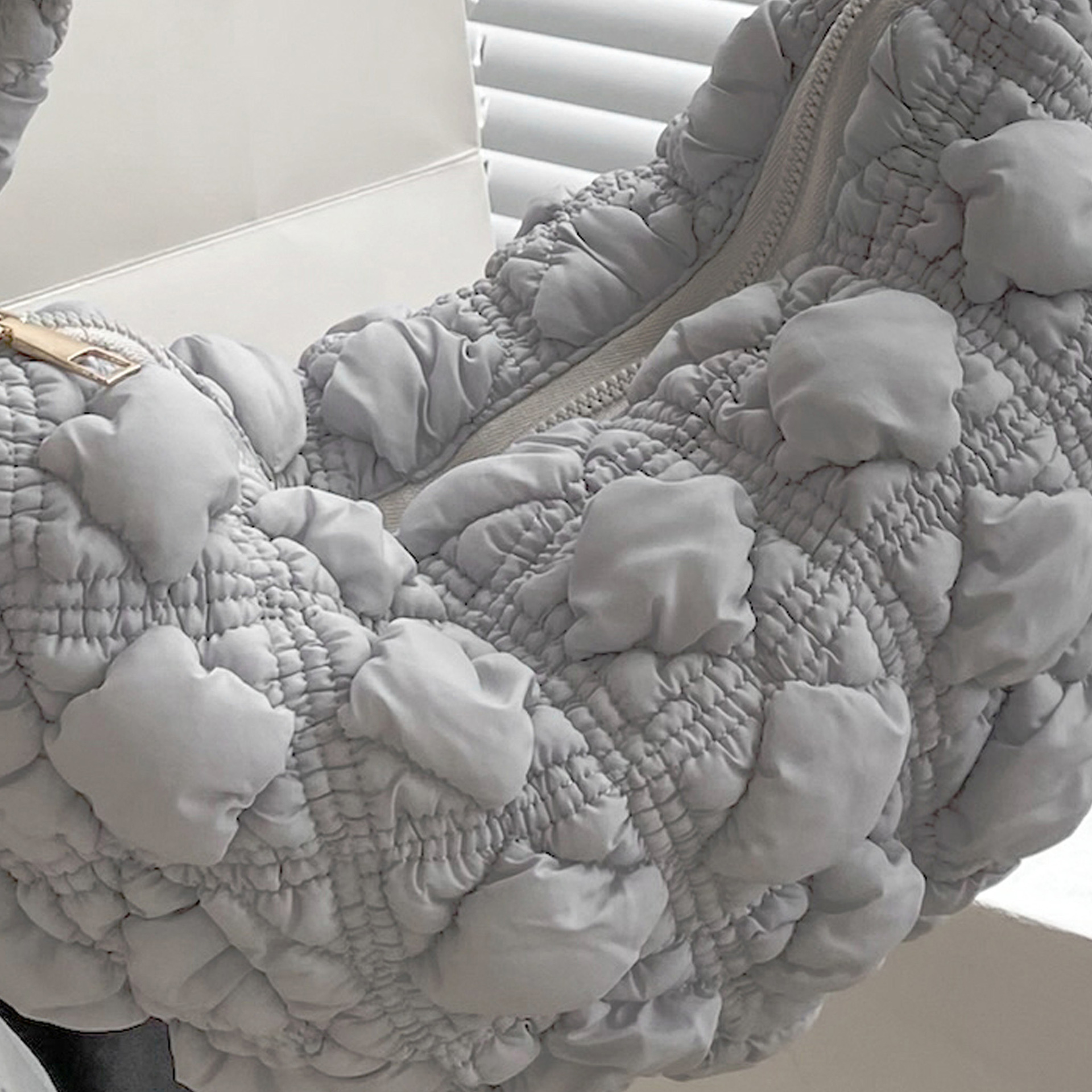 Bolsas Nueva Nube plisada bolsa de burbuja de nicho casual estilo Coreano abajo Chaqueta de algodón bolsa de hombro crossbody bolsa dumpling