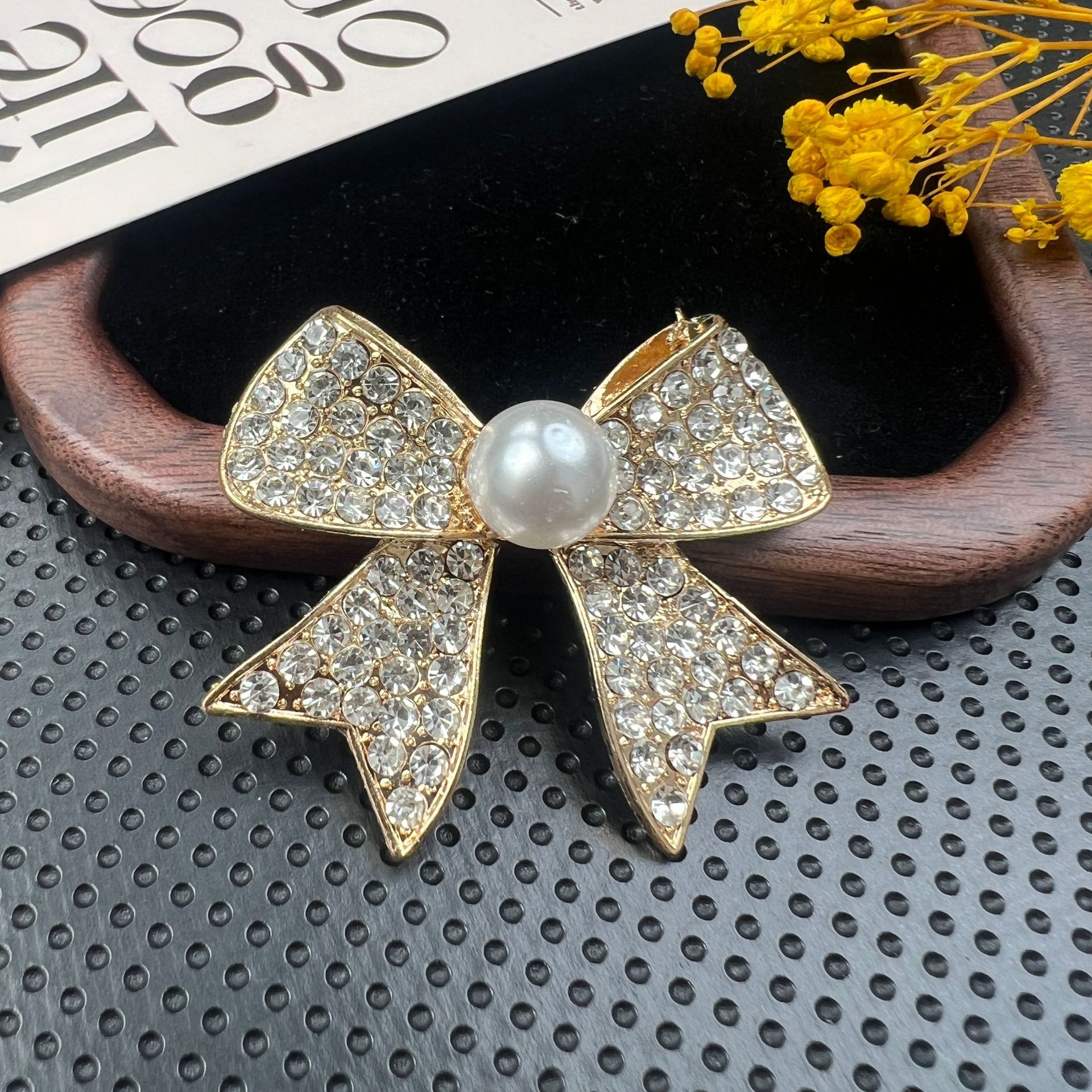 Bowknot anti exposure brooch high end chest no sew coat suit buckle versatile clothing accessories fixed pin_voghion.com