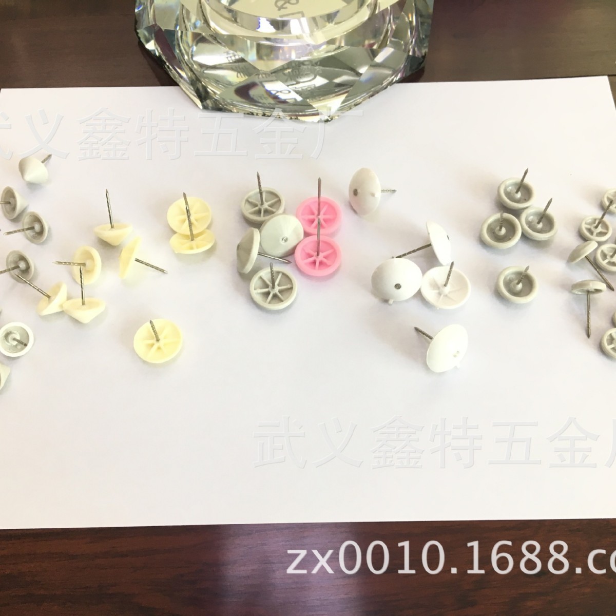 服装大卖场塑料防盗钉防盗扣连接件多颜色沙发钉家具钉不锈钢针
