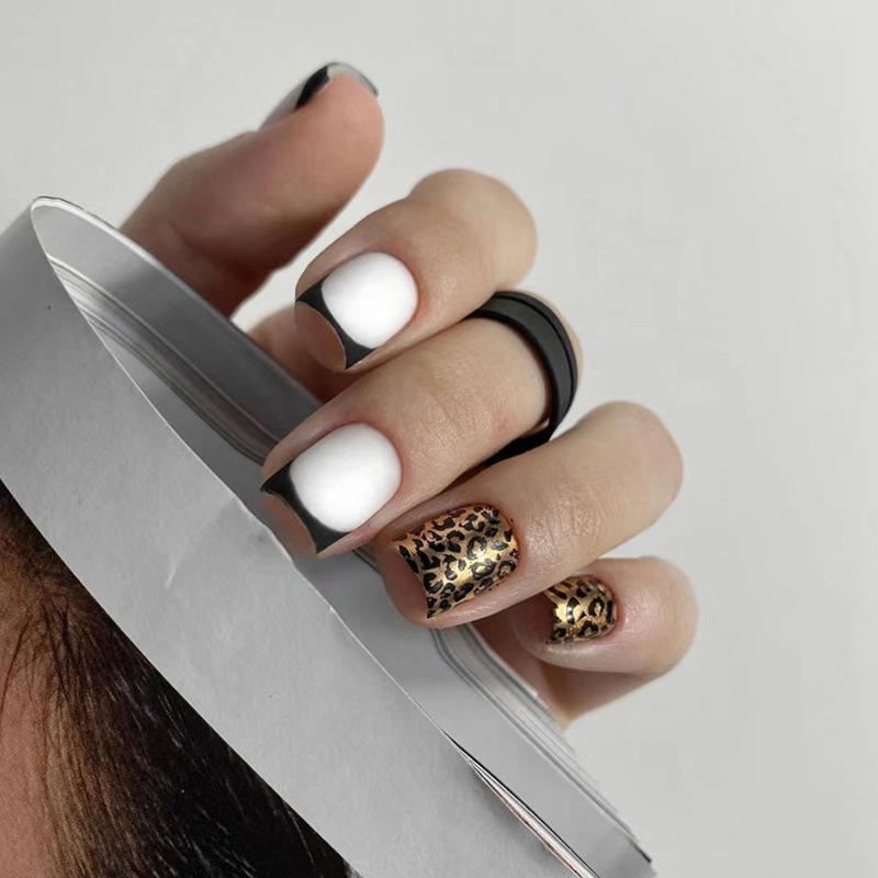 Short Black French Frosted Gold Foil Leopard Print Manicure Sweet Cool Sexy European and American ins Style Fake Nails Manicure Pieces 24