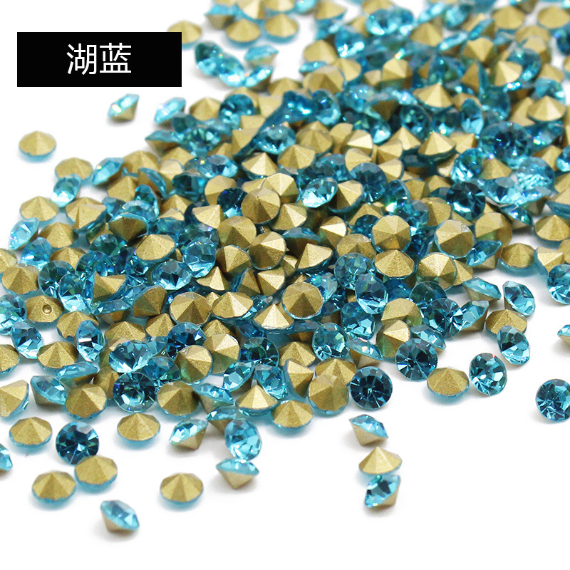 뾰족한 레이크 블루