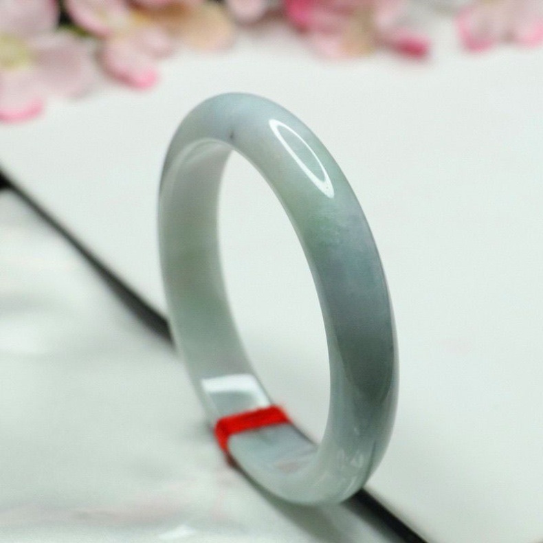Vòng tay ngọc bích tự nhiên Miến Điện loại A cao cấp cho nữ màu xanh nhạt chi tiết 9