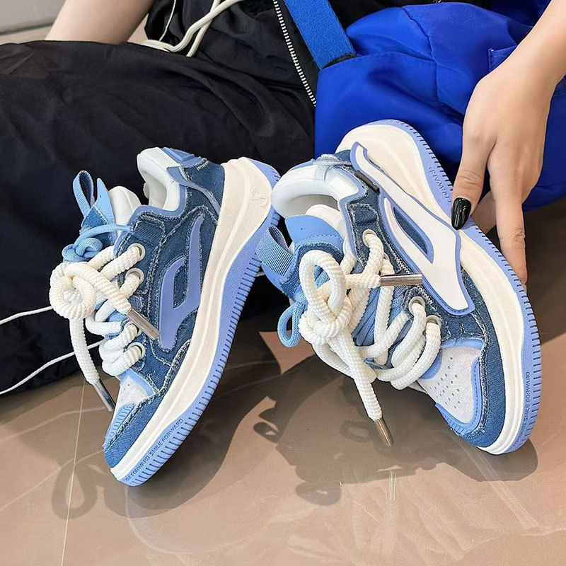 흰색과 파란색 소녀