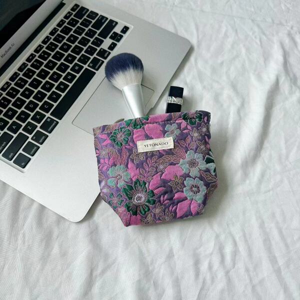 Quality retro capacious cosmetic bag