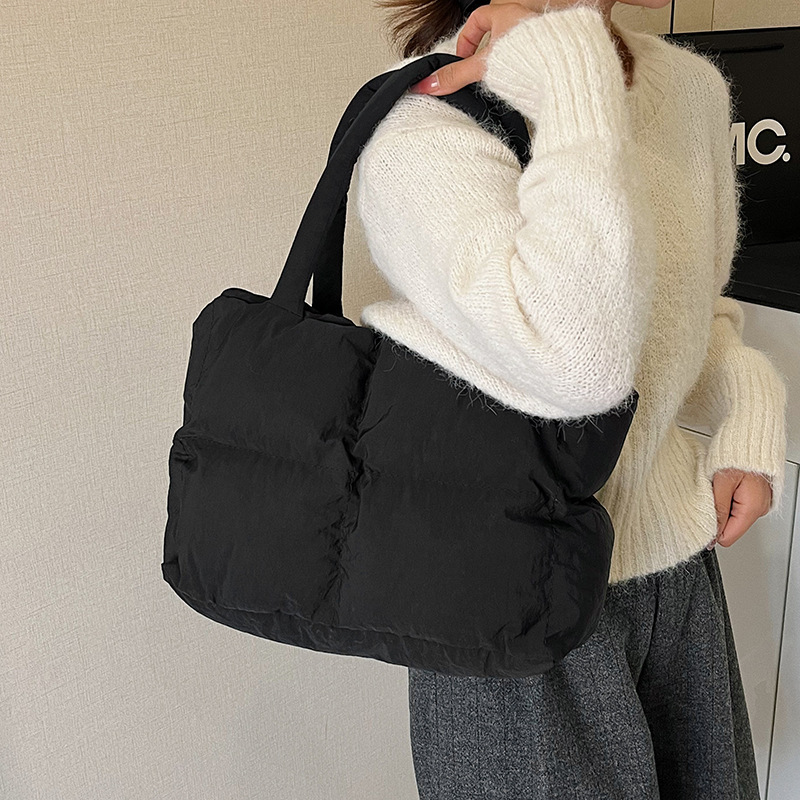 Niche Design down Bag Women's Tote Bag Single Shoulder Large Capacity Simple Work Clothing Texture 2025 New Autumn and Winter Trendy Women's Bag Niche Design down Bag Women's Tote Bag Single Shoulder Large Capacity Simple Work Clothing Texture 2025 New Autumn and Winter Trendy Women's Bag