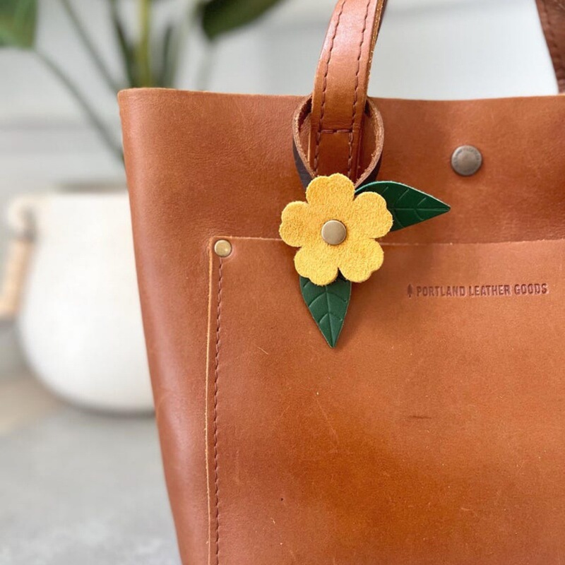 Imitation Fabric Pu Leather Leaf Keychain Flower Leaf Shape Bag Retro Style Pendant Women's Bag Accessories