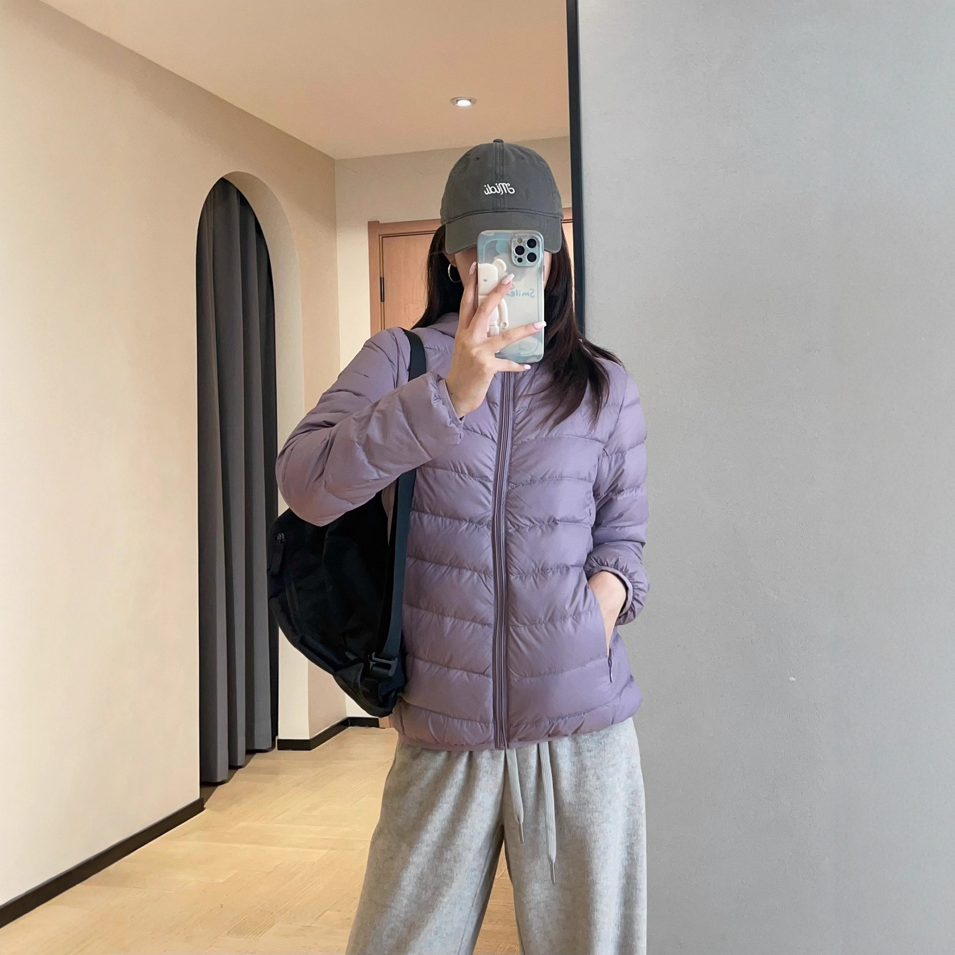 Warm and Slim 90 White Duck down Small Hooded Light Outdoor Thin Short down Jacket for Women 2025 Winter G101301