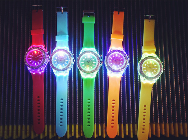 Luminous luminous personality rhinestone led Harajuku Korean fashion trend men and women students couple jelly quartz watch_voghion.com