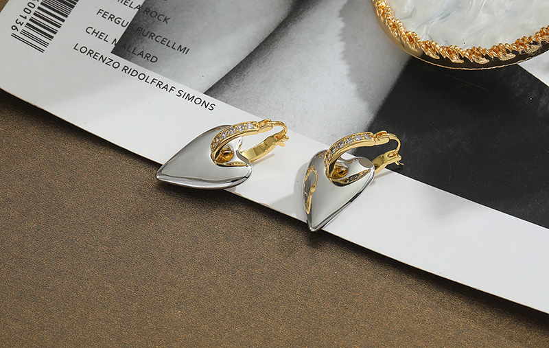 Heart Shape Pattern Retro Heart Shape Copper Inlay Zircon Dangling Earrings 1 Pair