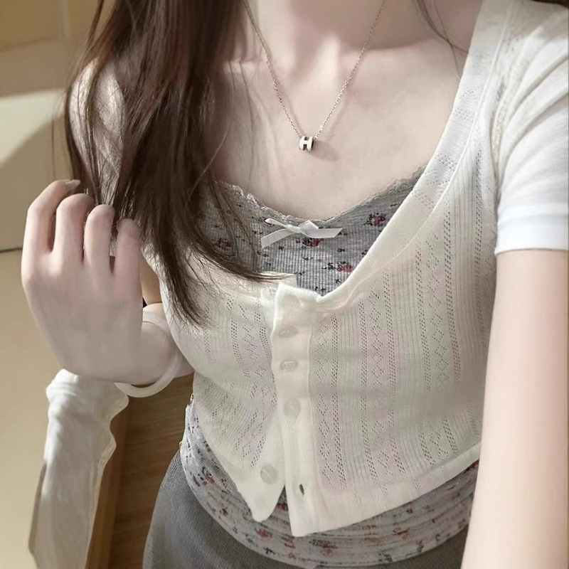 White Low-Necked Right-Shoulder Short-Sleeved Cardigan T-Shirt for Women in Summer Ballet Style with Floral Suspenders + Short Top