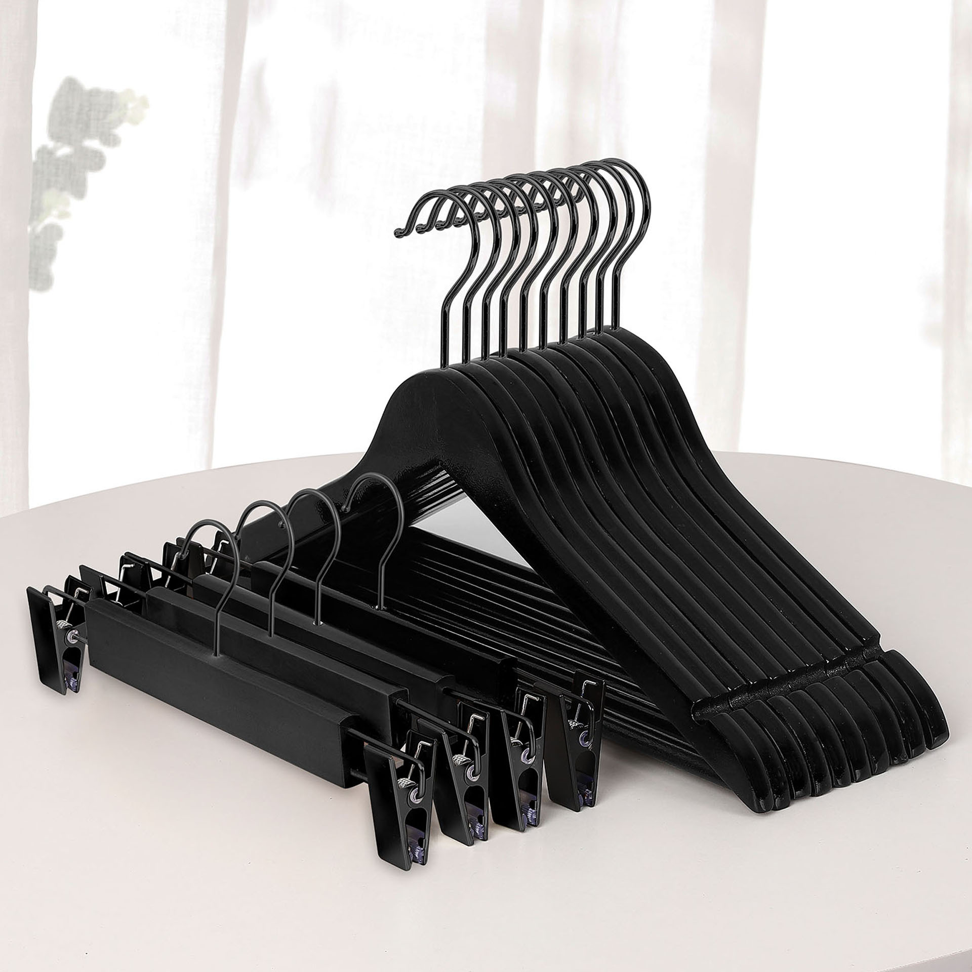 Percha de ropa de madera blanca y negra, ropa de madera, ropa de madera, ropa de hotel, ropa de comercio exterior, ropa de colgar, ropa de colgar, ropa de colgar, ropa de colgar