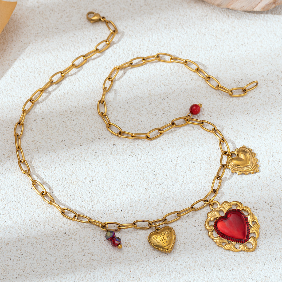 Collar de acero inoxidable para mujeres no se desvanece, colgante de amor rojo, cadena de clavícula, venta caliente transfronteriza para mujeres image 5