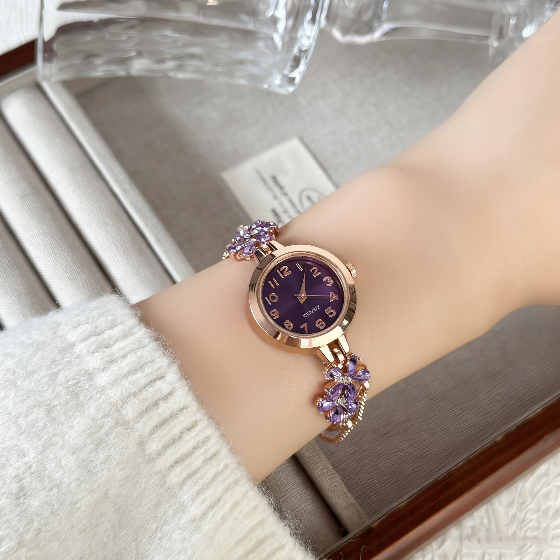Popular New Style Diamond-Encrusted Wisteria Purple Diamond Simple and Fashionable Pull-Out Bracelet Watch Women's Watch