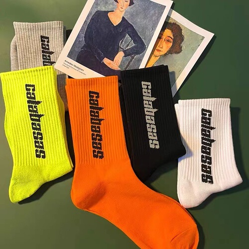 European and American trendy brand Instagram pure cotton mid-calf socks, Kanye West's Yeezy coconuts paired socks, hip-hop skateboard for men and women