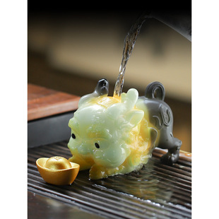 Tea Pet Color-Changing Tea Pet Pixiu Holding Ingot Tea Table Desktop Ornaments from Pet Play Kung Fu Tea Set Accessories