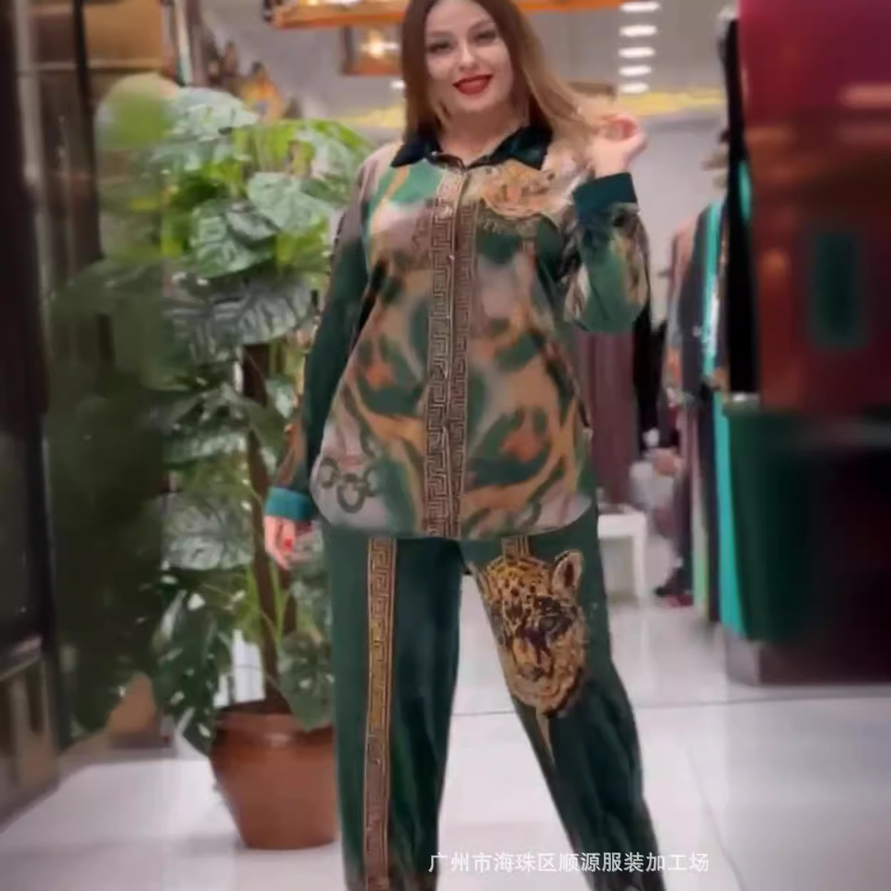 African Plus Size Shirt Set, Printed Mid-Length, Rhinestone, XL-6XL Two-Piece Set, Straight Cut, Stylish, Extra Large Size with Rhinestones