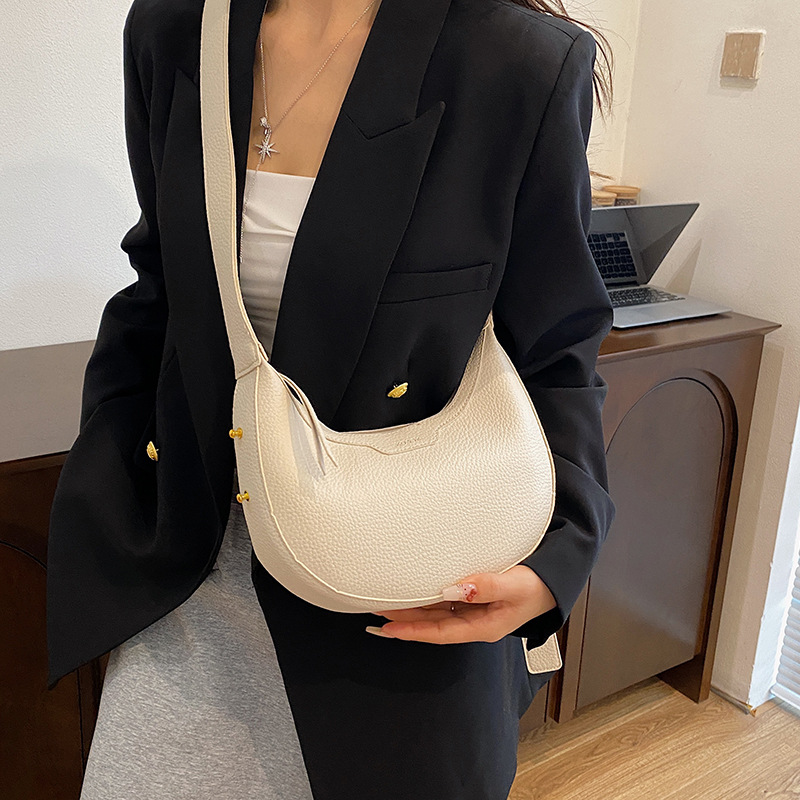 Estilo explosivo transfronterizo personalizado de fábrica, bolsa de bola de masa de nicho, nuevo bolso retro de hombro y axila de todo fósforo, bolso de mensajero
