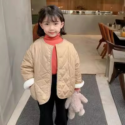 2023 invierno nuevo abrigo de las niñas estilo occidental de los niños estilo coreano bebé Otoño e Invierno Internet Celebrity chaqueta superior forrada de lana a juego