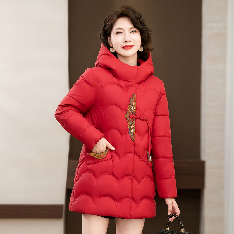 Mamá ropa de invierno de pluma de algodón de aire corto de 2024 nuevo estilo de mediana edad china ropa de algodón cálida abrigo de mujer