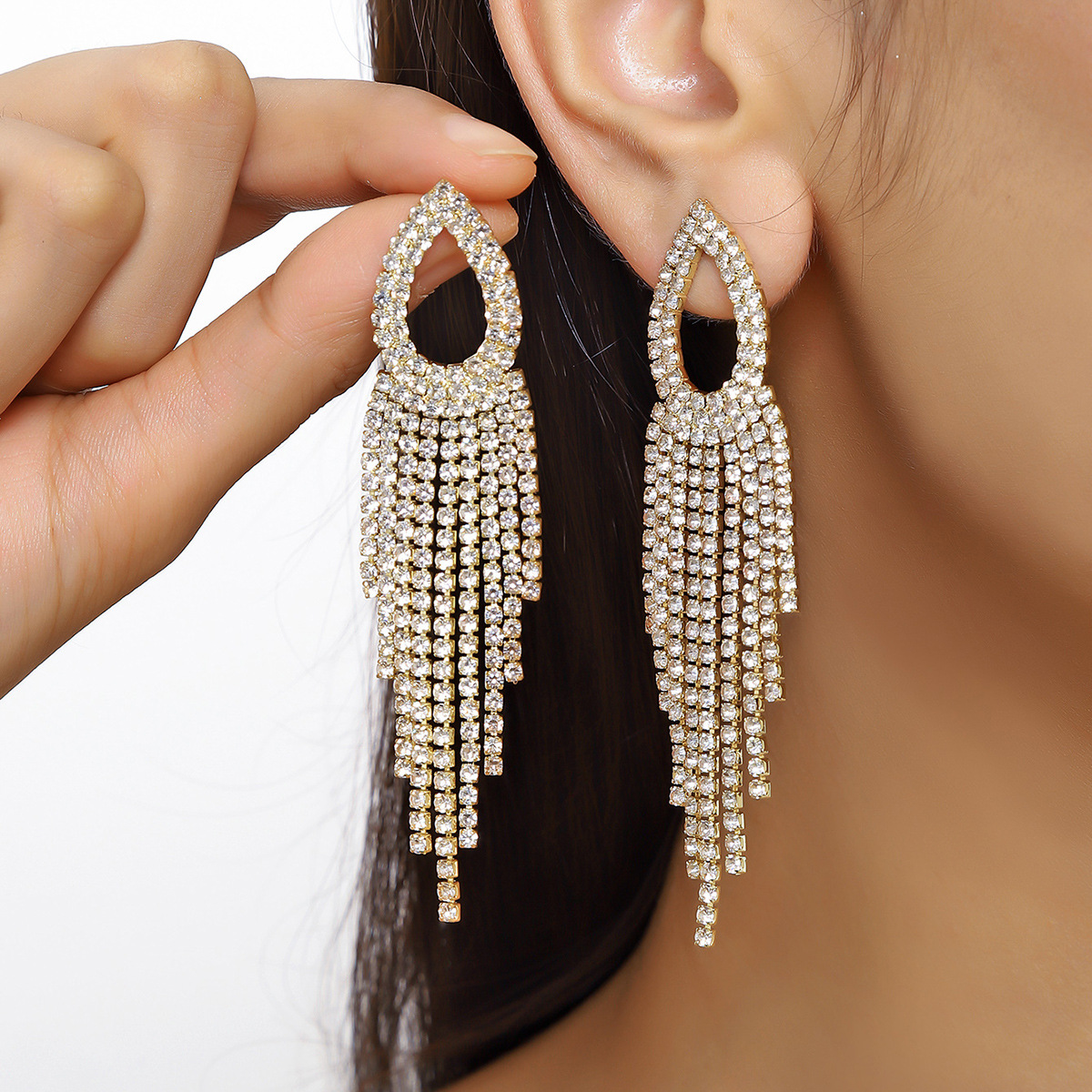 luxury temperament cold style full diamond claw chain earrings long tassel exaggerated diamond claw chain earrings_voghion.com