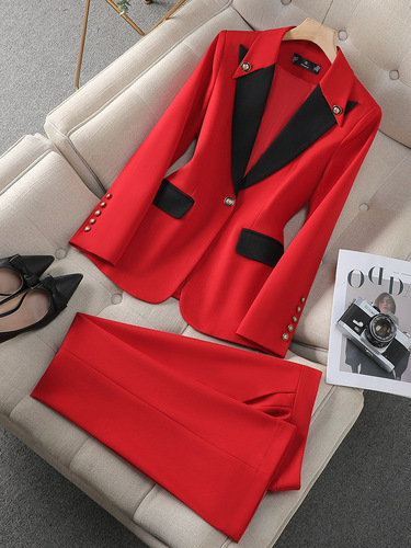 Women's Spring/Autumn Black Suit Jacket for Petite Figures, Niche Professional Wear—Stylish Goddess-Style Flared Pants Set