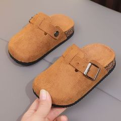 子供のベーケン靴春秋冬の新商品は家庭用の平底博ケン包頭半スリッパを履いています。