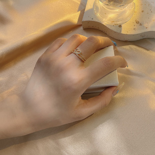 �¿��ɫ�_�ڿ��{����΢��ʯ��ָ18k����僕r�Ђ���ʳָβ��