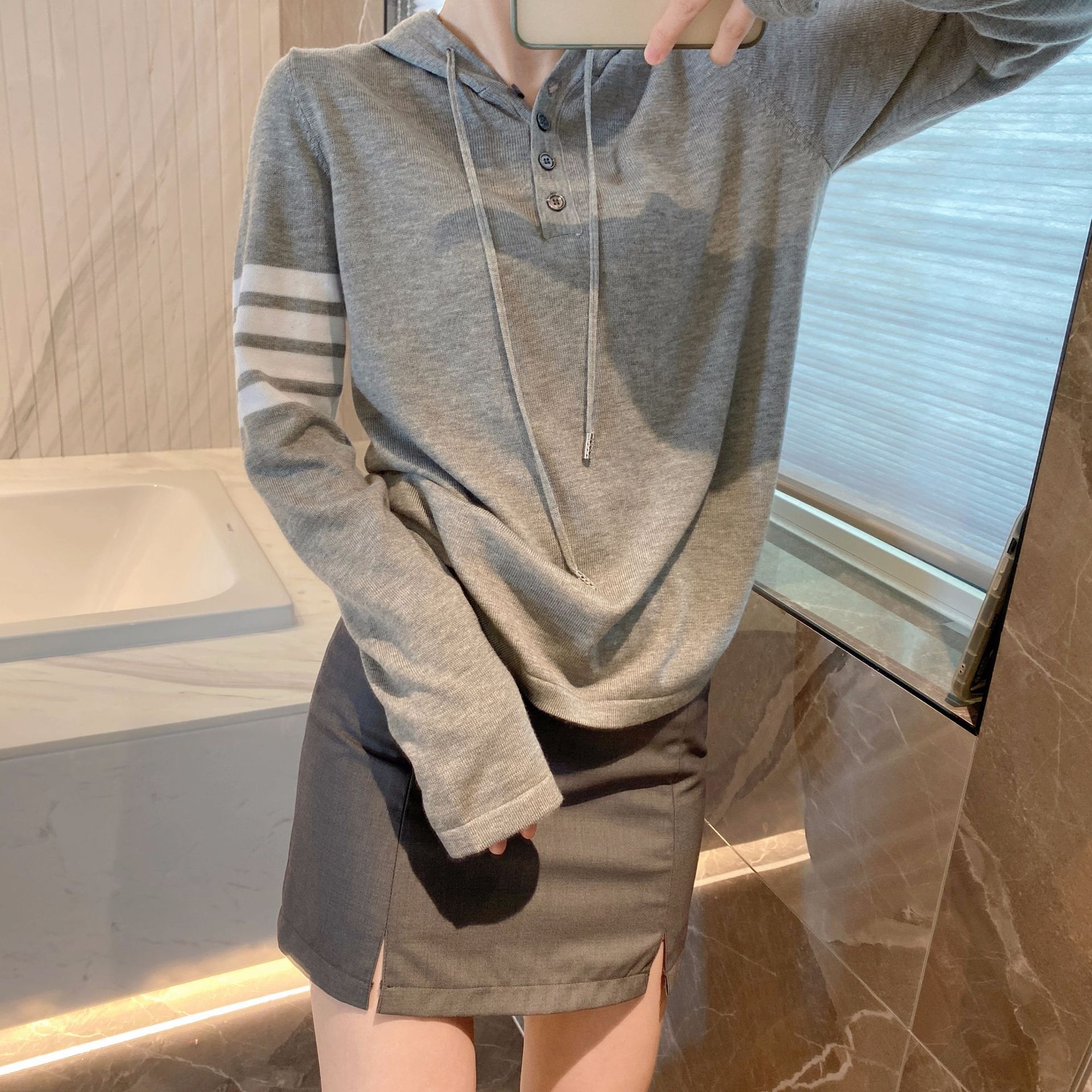 Demi-season woolen knitted long-sleeve with hood