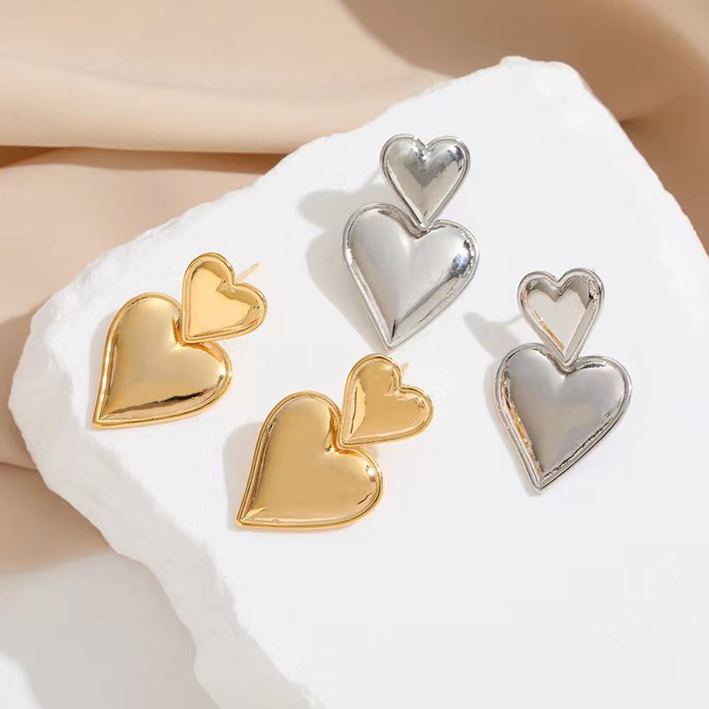 1 Pair Classic Style Heart Shape Plating Copper 24k Gold Plated Drop Earrings display picture 2