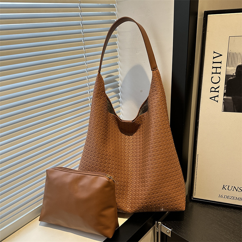 2025 Autumn New Style Personalized Fashion Trendy Shoulder Tote Bag Casual Niche Women's Large Capacity Bag