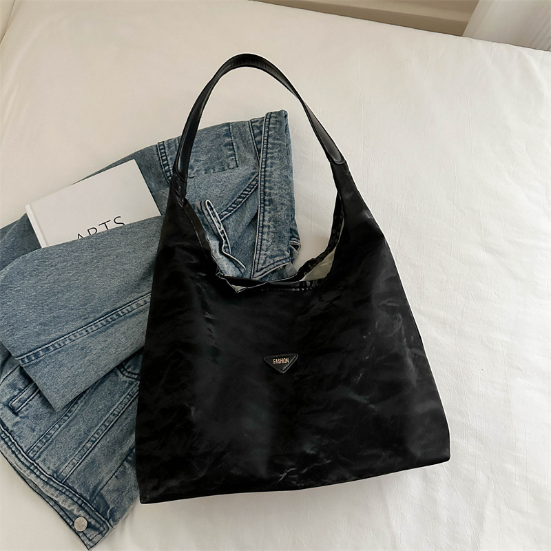 Bolso para mujeres 2024 nuevo este año popular bolsa de gran capacidad bolsa de hombro de verano universal bolsa de clase de estudiantes universitarios