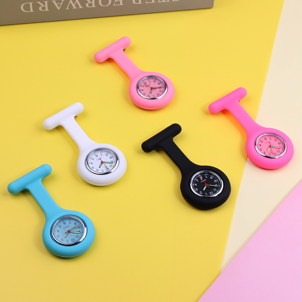 新款硅胶护士表简约针扣夜光指针电子表可爱学生怀表考试挂表女