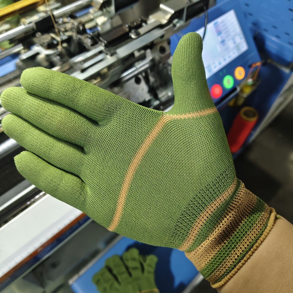 1741678081984-1925742756