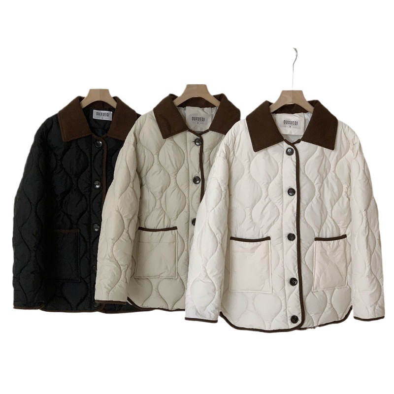 リアルショット 2024 Xiaoxiangfeng ショートダウンジャケット女性のコントラストカラーラペル菱形軽量ルーズコットンジャケット