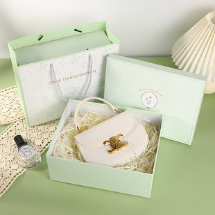 �GɫС���°��ֶY���b����Ů�����նY����L��������w�YƷ�пպ�