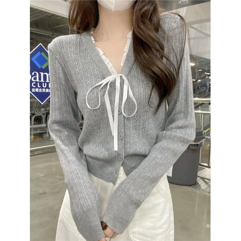 2025 New Women's Gray Pure Desire Soft and Waxy Collar Slimming Niche Long-Sleeved Knitted Cardigan Versatile Top