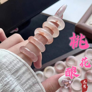 ��Ȼ��觽�ָŮ�һ��Ů���Ȧָ�hܽ��ɫ��Ȧ��H��Ů��ָ���ָ