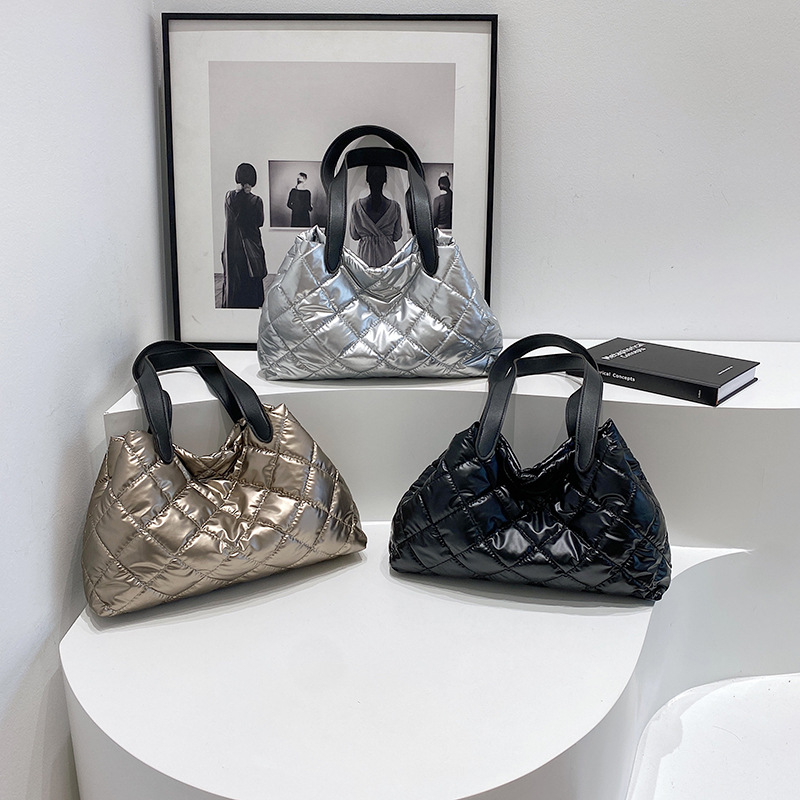 Nuevo bolso de hombro de moda para otoño e invierno, bolso de mensajero de gran capacidad para todo fósforo, bolso de algodón espacial de nicho de alta gama para niñas